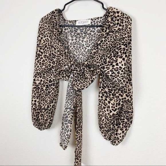 Audrey 3+1 Tops - Audrey 3+1 Leopard Print Bubble Sleeve Crop Top
